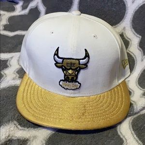 White and gold Chicago Bulls SnapBack